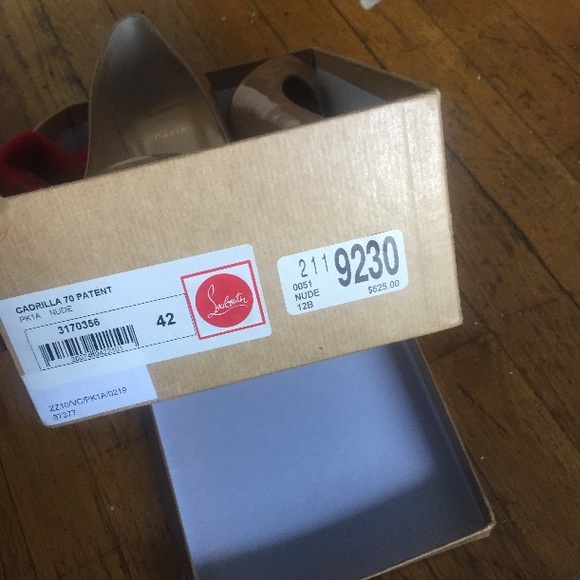 Christian Louboutin - Picture 2 of 3